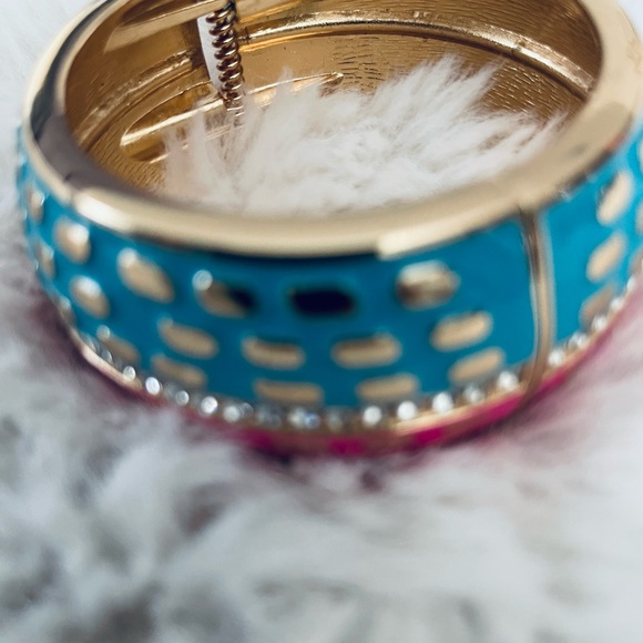 Color block gold colored cuff bracelet - Picture 11 of 12